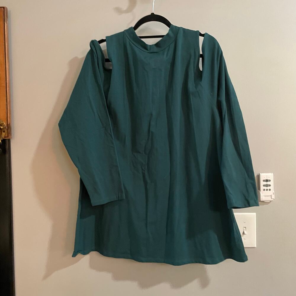 Torrid Top Cutout Foxy Green Sz 4X New Stretch Long‎ Sleeve Pullover